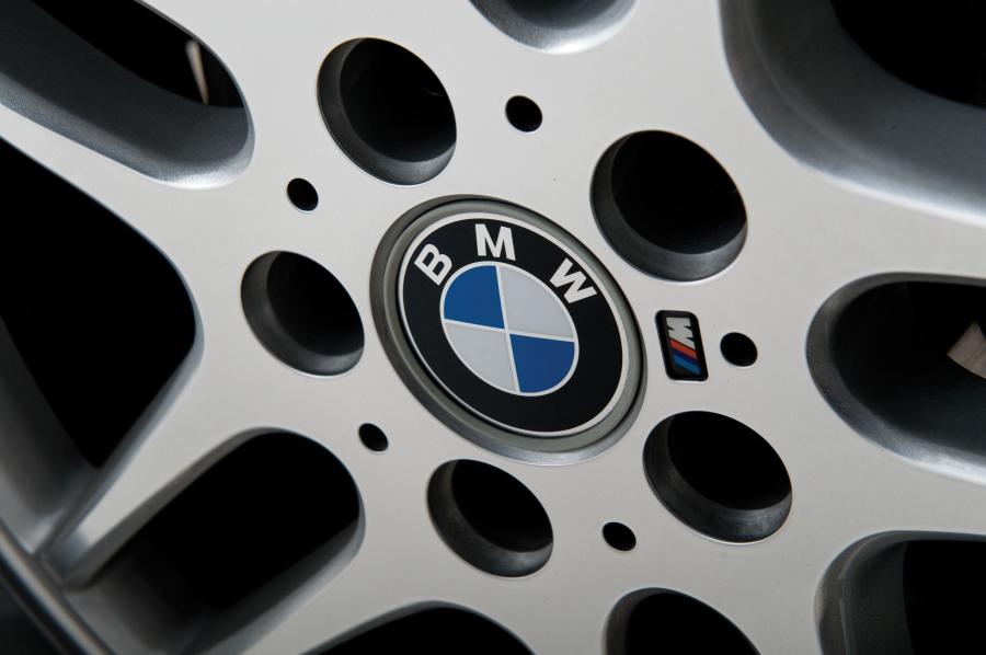 BMW 740i 2001 года  (фото 6 из 8)